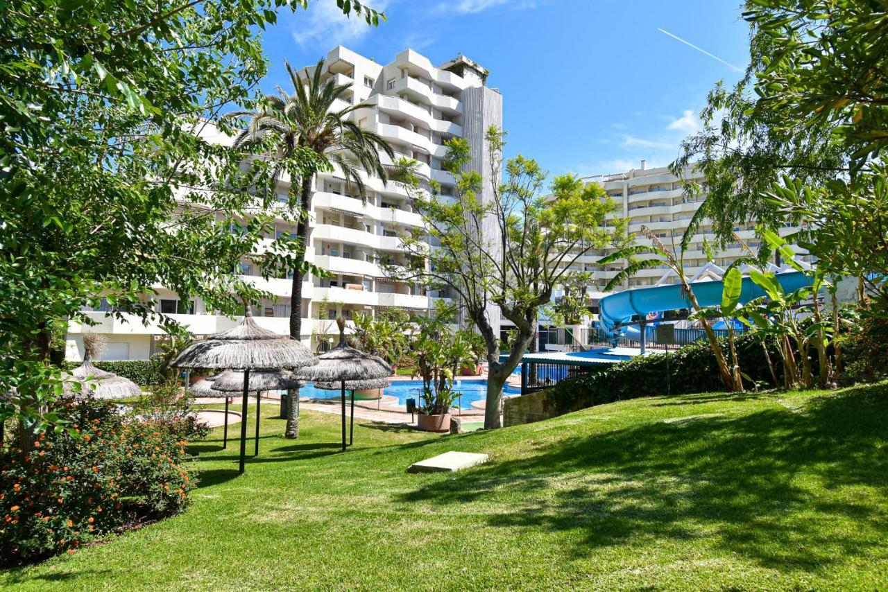 Benal Beach, Superb 2 Bedroom 2 Bathroom Front Sleeps 5 Benalmádena