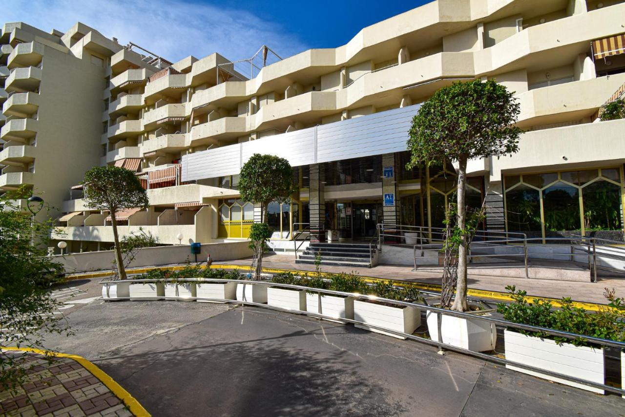 Benal Beach, Superb 2 Bedroom 2 Bathroom Front Sleeps 5 Appartement Benalmádena