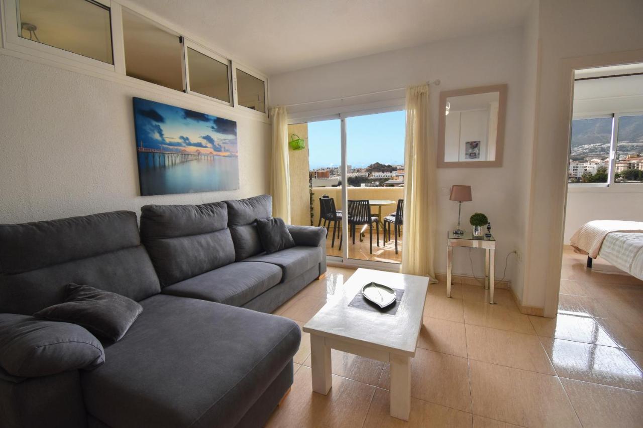 Benal Beach, Superb 2 Bedroom 2 Bathroom Front Sleeps 5 * Benalmádena
